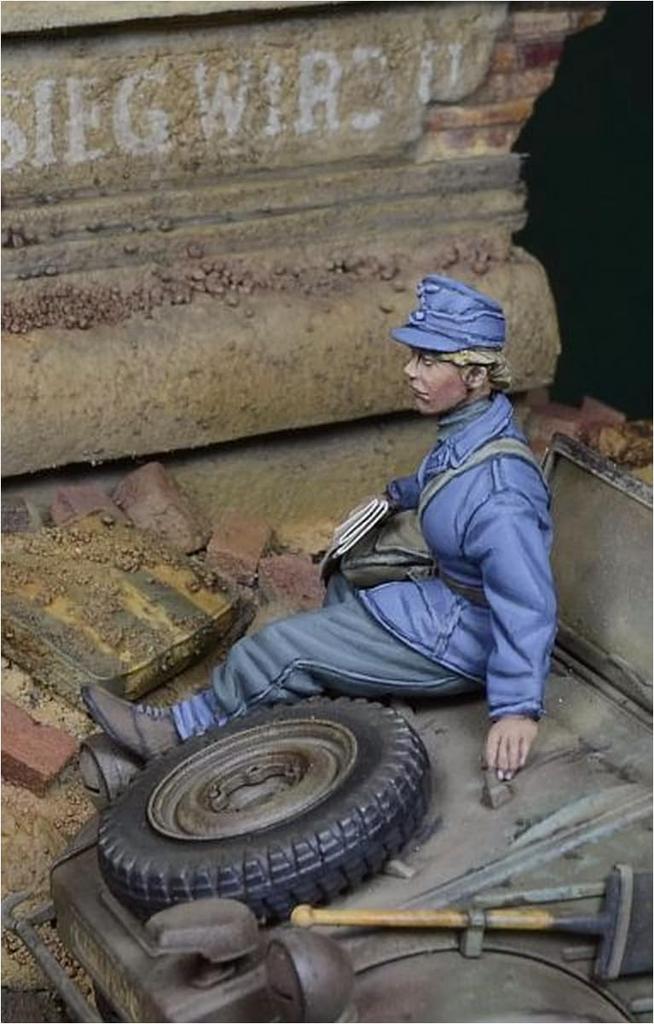 D-Day Miniatures 1/35 Niemiecka Pomocnicza Służba Powietrzna Kobiet 1943-1945 Zestaw Żywiczny DD35231