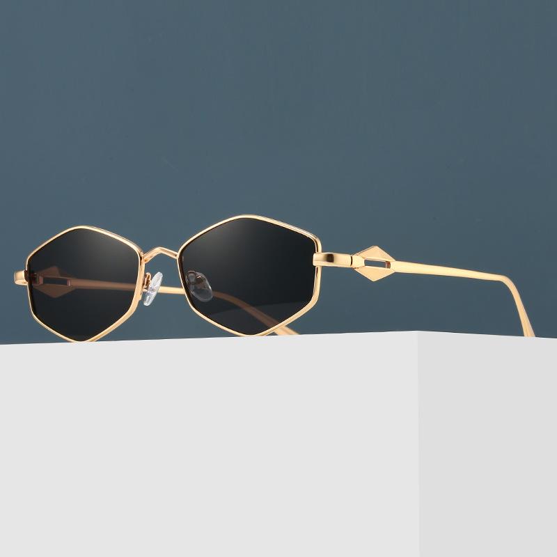 Women'S Rhombus-Shaped Metal Personality Small Frame Sunglasses Fashionable Dressing Travel Beach Uv400 Resistant Shades Glasses