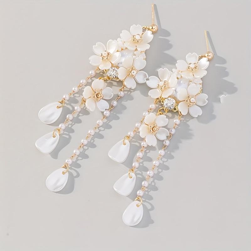 Exquisite White Flower Design Dangle Earrings Elegant Simple Style Alloy Jewelry Wedding Accessories