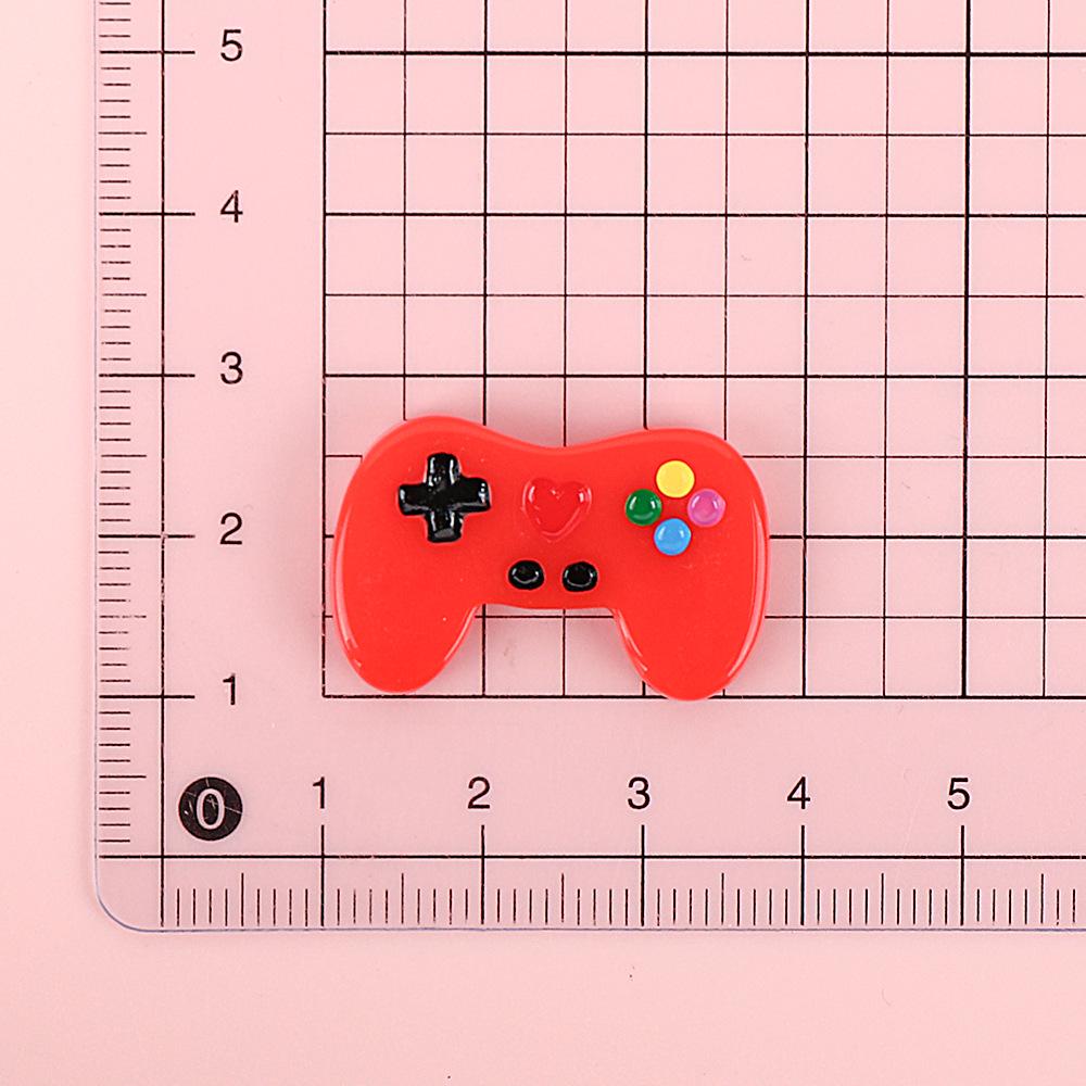 

Creative Resin Game Controller Keychain Pendant for DIY Phone Cases