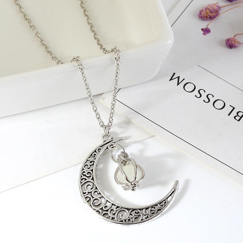 4-Color Glow-in-the-Dark Moon & Pumpkin Pendant Necklace - Christmas & Halloween Gift