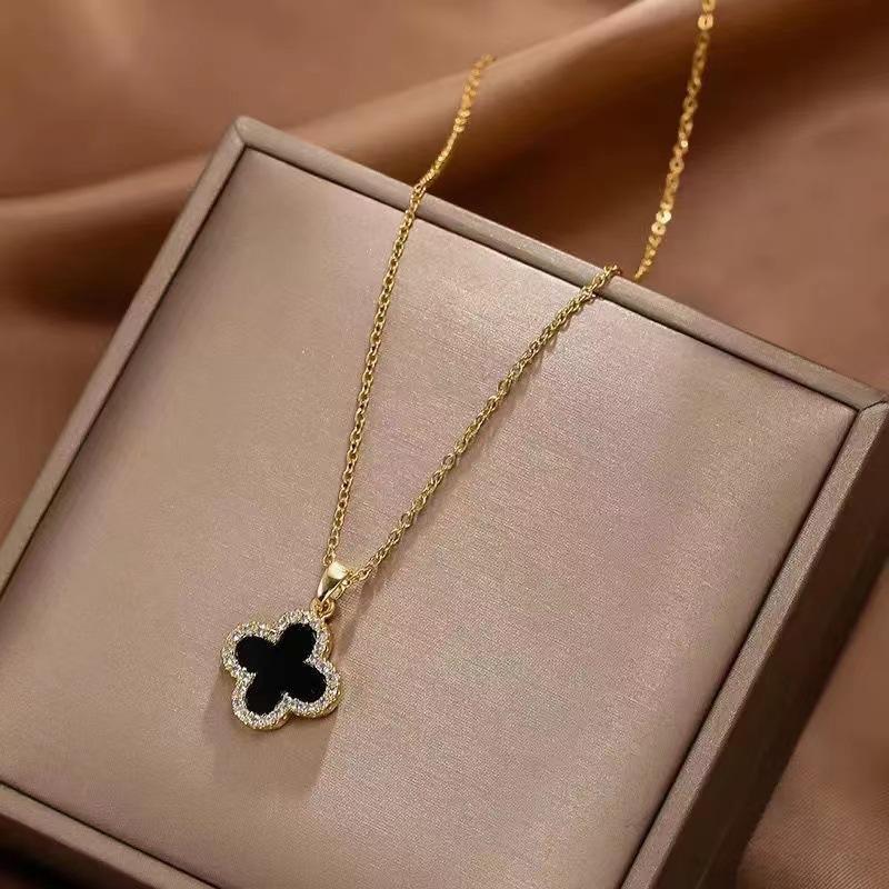 Double-sided Four-leaf Clover Titanium Steel Light Luxury Jewelry Women's Collarbone Chain Simple Hundred Matching Neck Chain