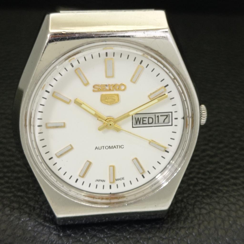 AUTOMATIC VINTAGE SEIKO 5 JAPAN MENS WHITE COLOR DIAL WATCH A701254-5 R206a-a701254