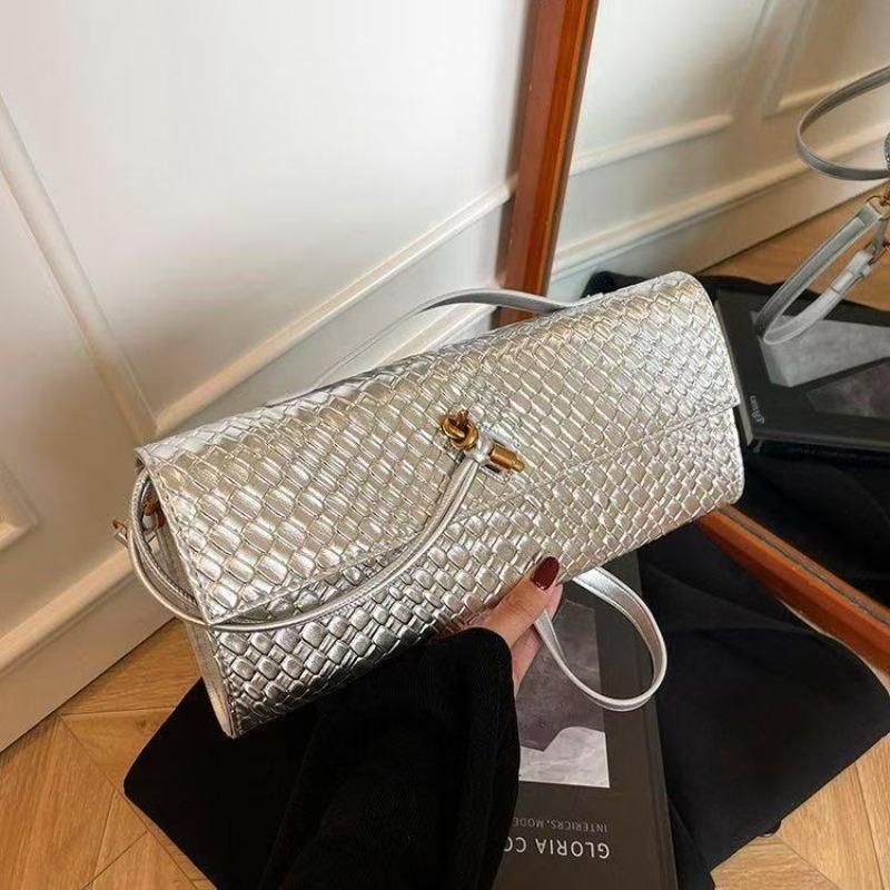 

Woven women s bag, new baguette bag, dinner bag, organ bag, fashionable long hand-held shoulder messenger bag. срібний