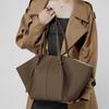 The First Layer Of Cowhide Large-Capacity Tote Bag, Genuine Leather Women'S Bag, Fashionable Bat Bag, Versatile Commuter Bag, Portable Wing Bag.