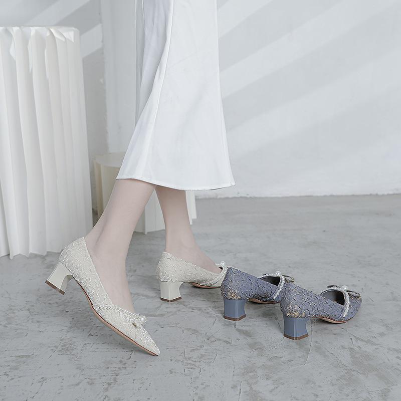 Korean Version Bow Pearl Chain Medium Heel Women's Shoes Fairy Style Temperament High Heels Pointed Thick Heel Temperament Single Shoes Women