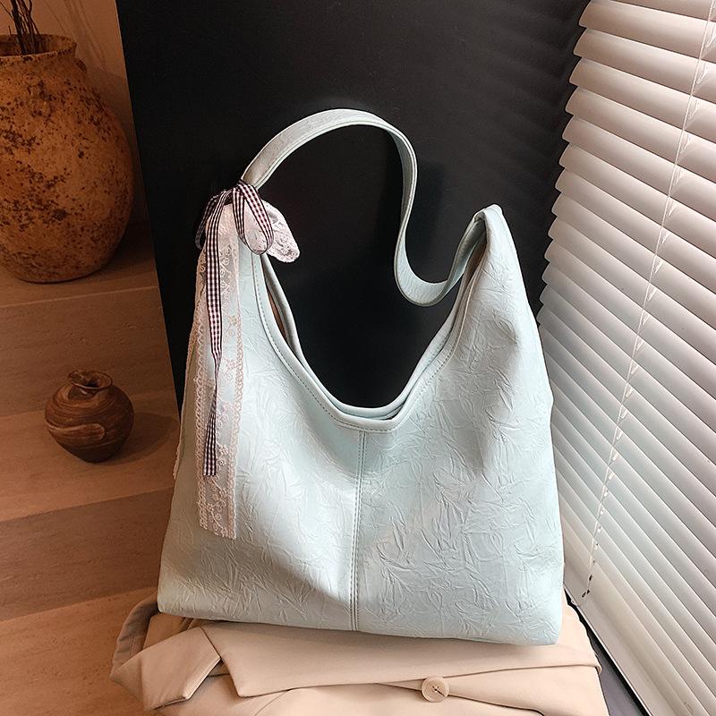 Casual large-capacity bag women's new commuter versatile shoulder bag college student class bag tote bag