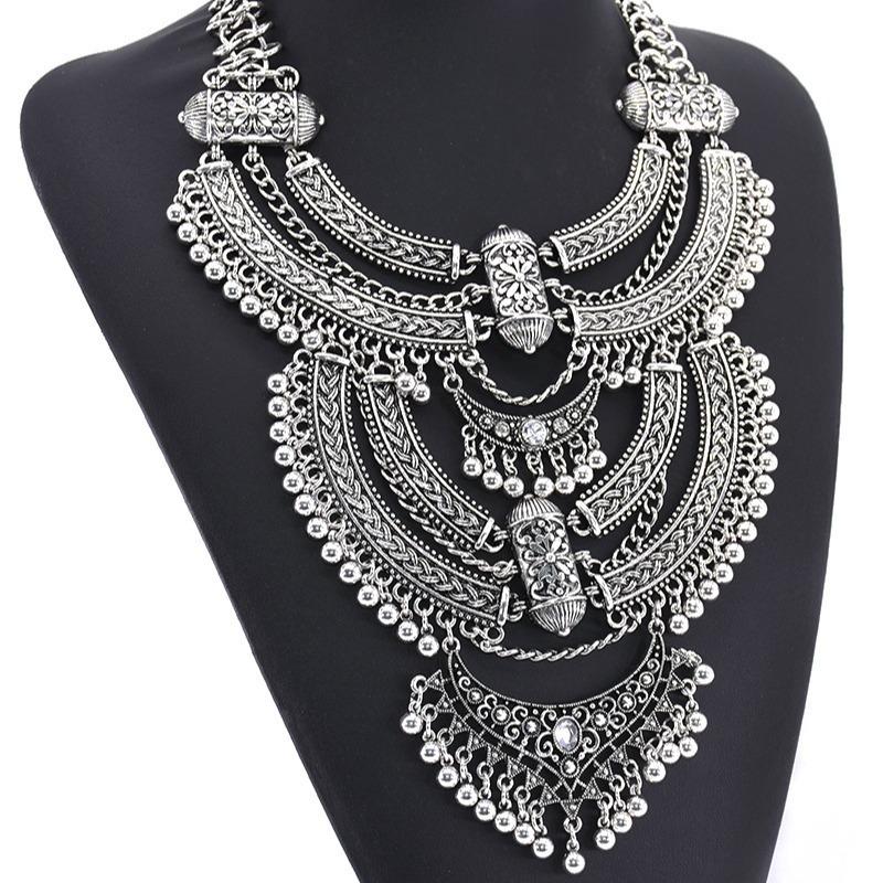 Exaggerated Retro Silver Engraved Pendant Necklace Collarbone Chain