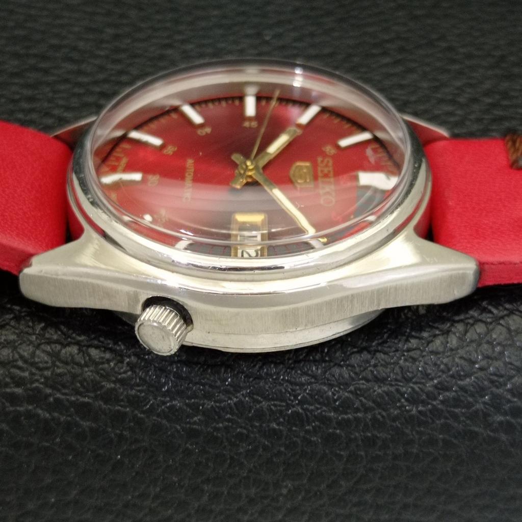 VINTAGE SEIKO 5 AUTOMATIC 7S26A JAPAN MENS RED COLOR DIAL WATCH a702616-1 R209-a702616
