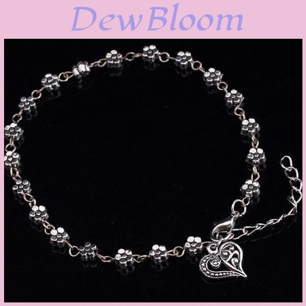 Stylish Women Bead Chain Anklet With Charming Heart And Flower Accents For Beachwear