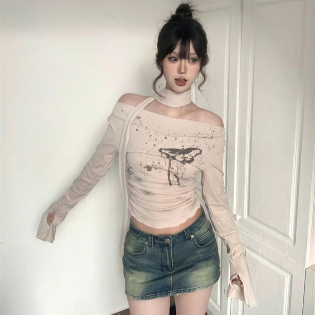 2KWEIRD Japanese Y2k Off Shoulder Tops With Scarf Trashy 2000s Style Graffiti Print T-shirt Vintage Harajuku Flare Sleeve Tops