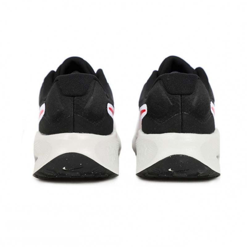 Nike Revolution 7