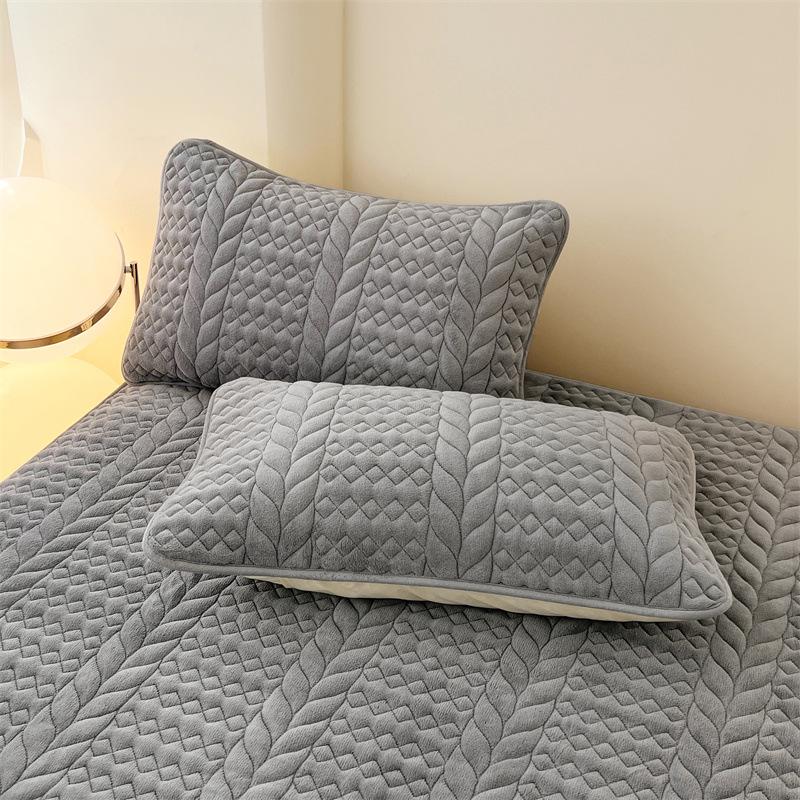 

Milk Velvet Padded Lace Pillowcase 48x74cm - Single Warm Pillowcase with Coral Velvet Liner 48x74cm Pillowcase [Single Pack]