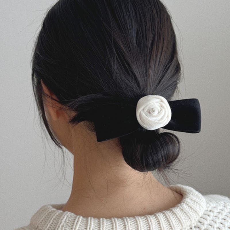 Oar Rose Velvet Ribbon Scrunchie [Black]