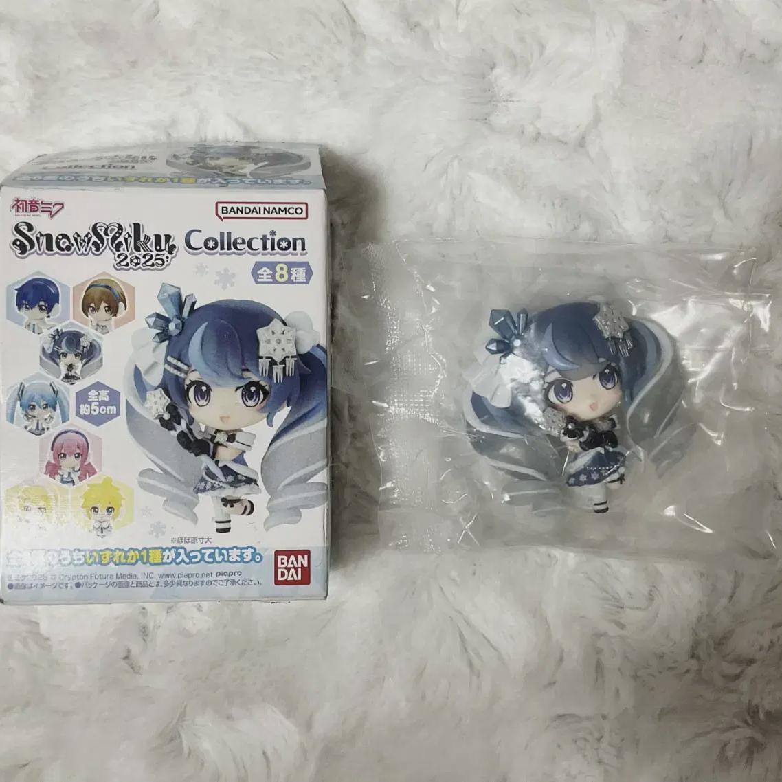 

Snow Miku Yukimiku 2025 Gacha Figure
