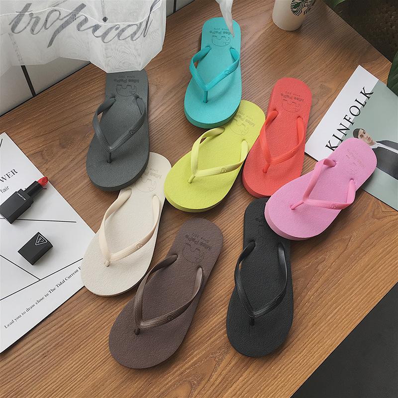 

Чоловічі шльопанці нові повсякденні прості пляжні круті шльопанці однотонні студентські на плоскій підошві нековзні шльопанці жіночі літні L size recommends 39-40 feet