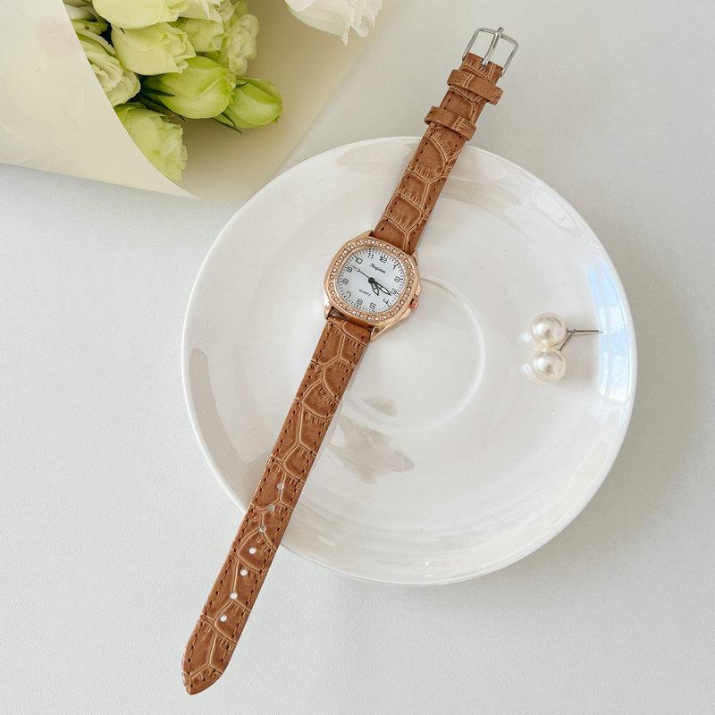 Retro British Style Watch Women'S Fashion Simple Junior High School Students High Value Niche Light Luxury Women'S Quartz Watch