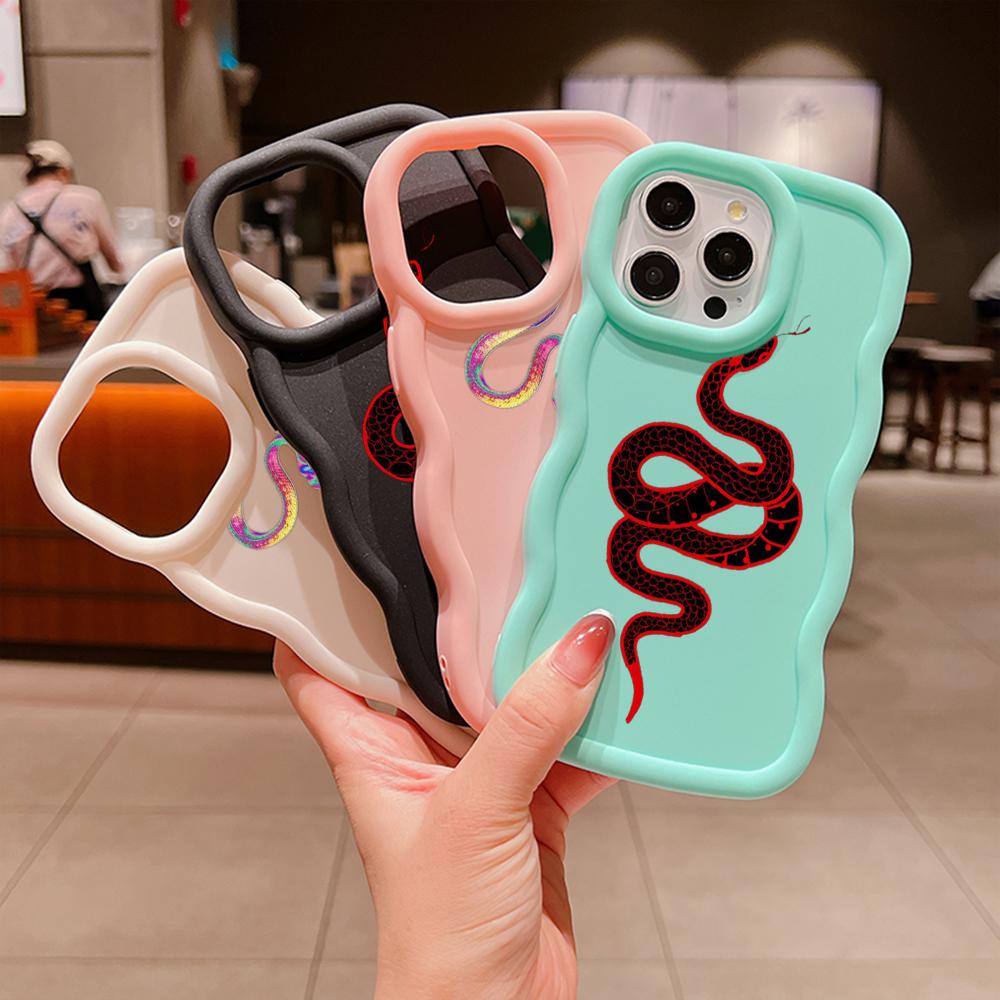 N73 Чехлы для телефонов N73 Black Gold Snake Design Macaron с волнистыми краями — фото 3