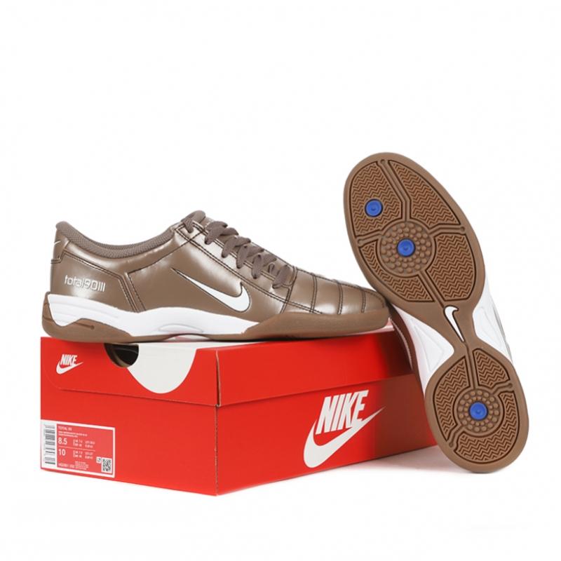 Nike Total 90 Sneakers