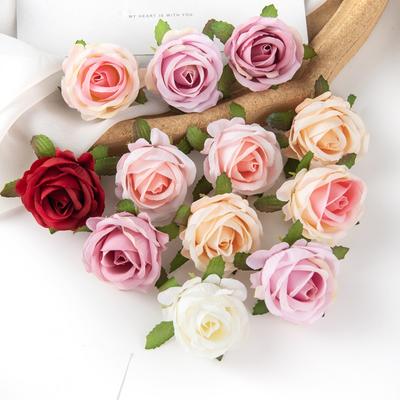 Decorațiuni pentru casă – Flori decorative şi coroane de flori