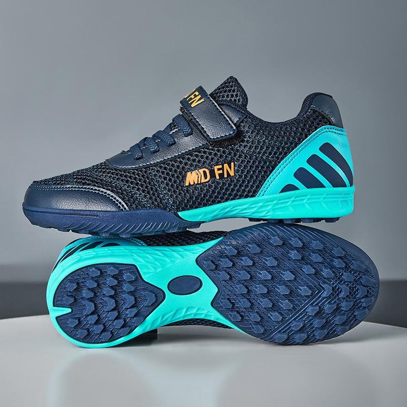 Spring Summer Mesh Children's Football Shoes Breathable Non Slip Training Shoes