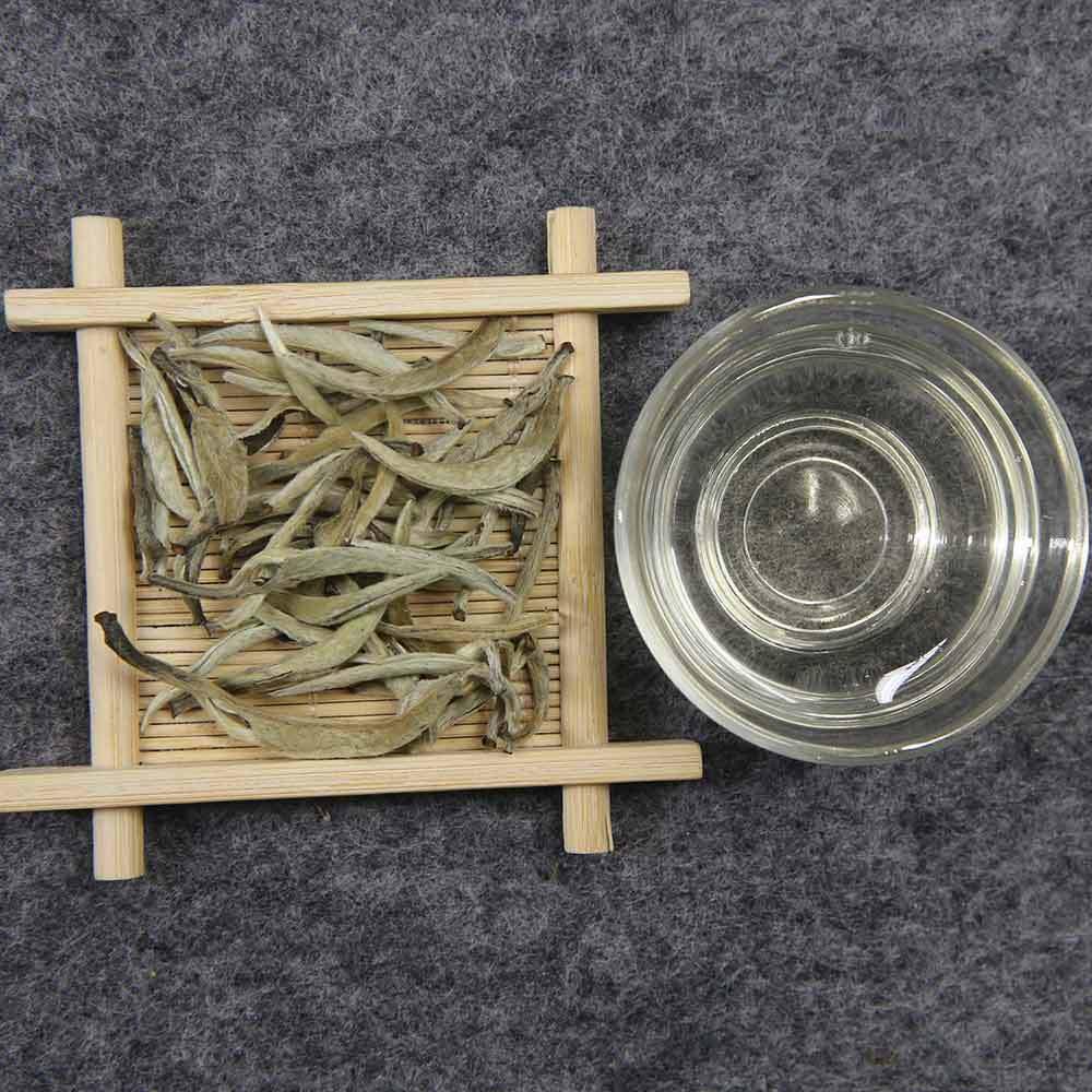 2023 Baihao Silver Needle Weißer Tee Bai Hao Yin Zhen Loseblatt-Tee