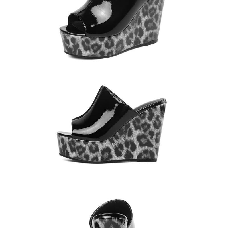 2025 Fashion Summer New Arrival Leopard Print Wedge Strappy Sandals Women's Sensual Glossy Fashion Trendy Shoes