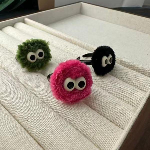 Cute Little Coal Ball Plush Open Ring for Women, Autumn Winter Niche Cartoon Funny Personality Fashion Adjustable Index Finger Jewelry