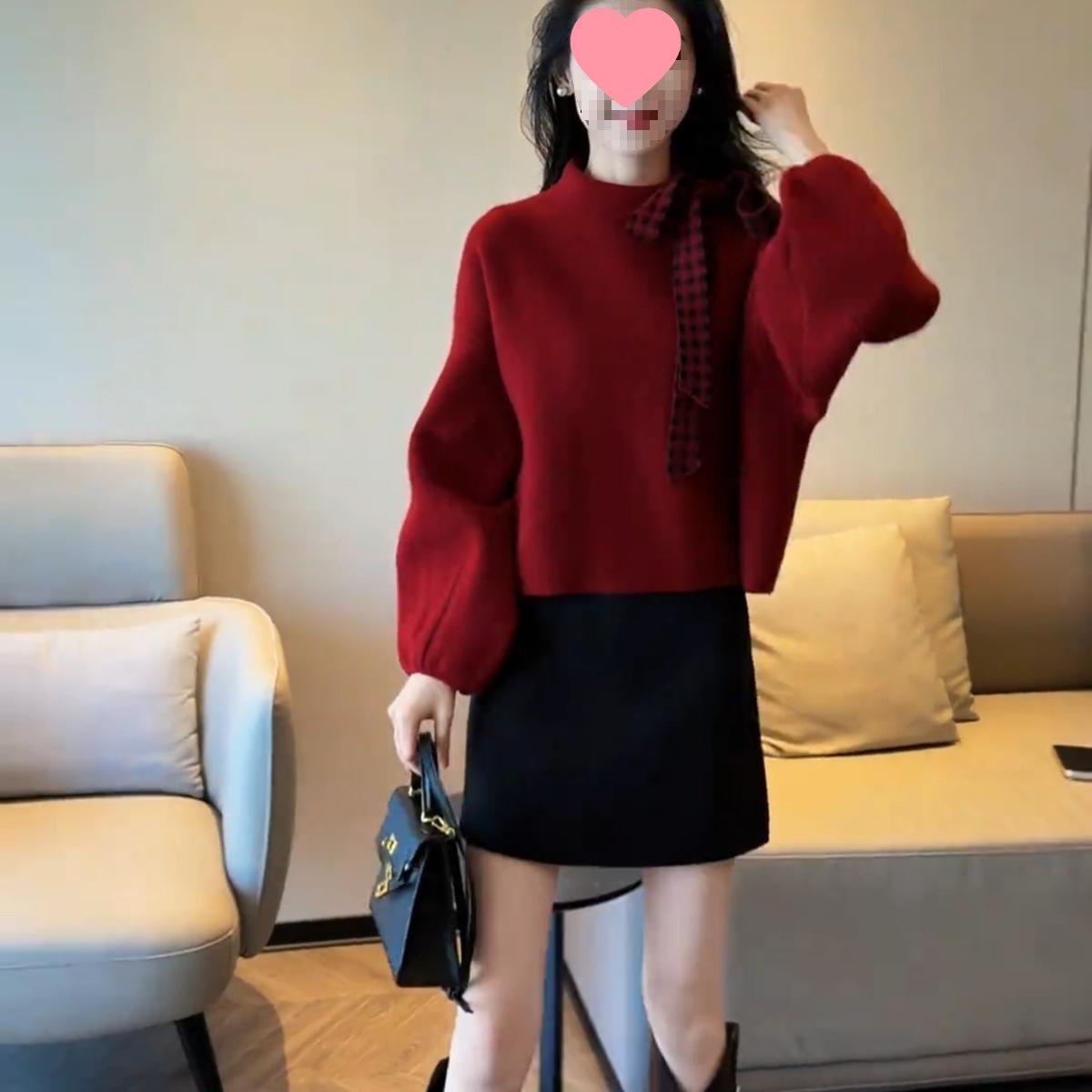 

Welcome the New Year with our 2026 Spring collection: a chic, elegant top with a bow and a youthful short skirt. XL (115-125 lbs)