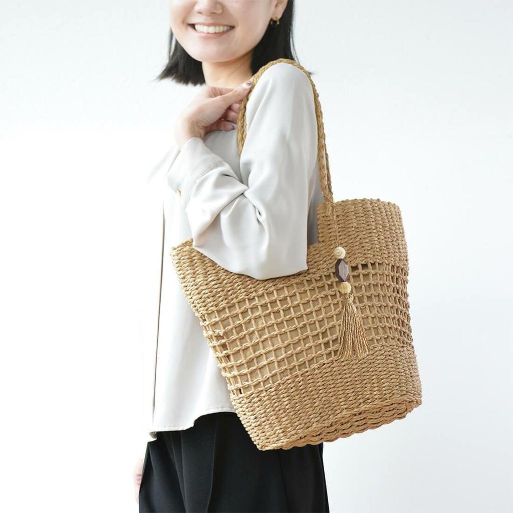 Barcos Genombruten Korgväska, Designerväska, Slitstark Axelväska för Kvinnor, Snygg med Charm, Beige