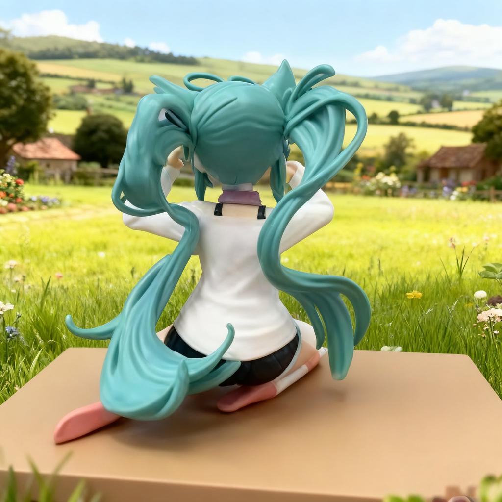 Anime Hatsune Miku Puppenmodell Cartoon Niedlich Tischdekoration geeignet für Auto Armaturenbrett Dekoration Niedliches Feiertagsgeschenk