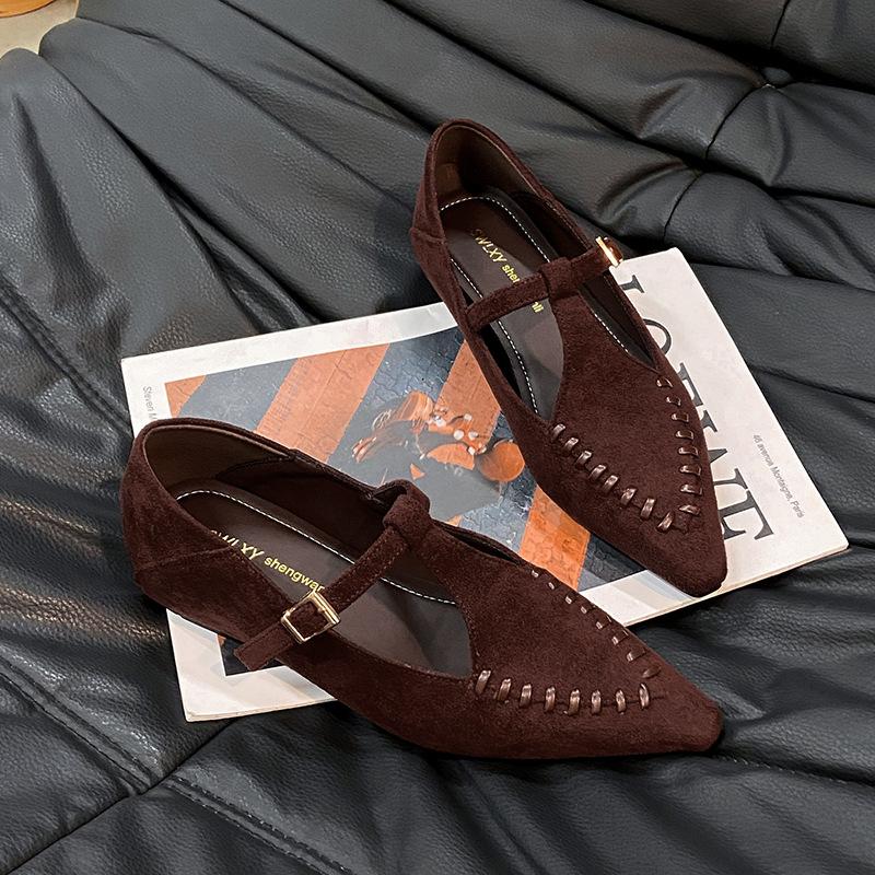 2025 autumn French retro versatile pointed single shoes women's inner height increase beautiful niche flat Mary Jane shoes