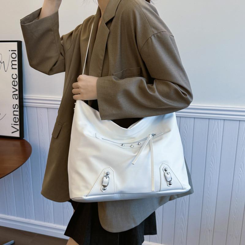 Fashionable Vintage Tote Bag For Women With Large Capacity Perfect For College Students