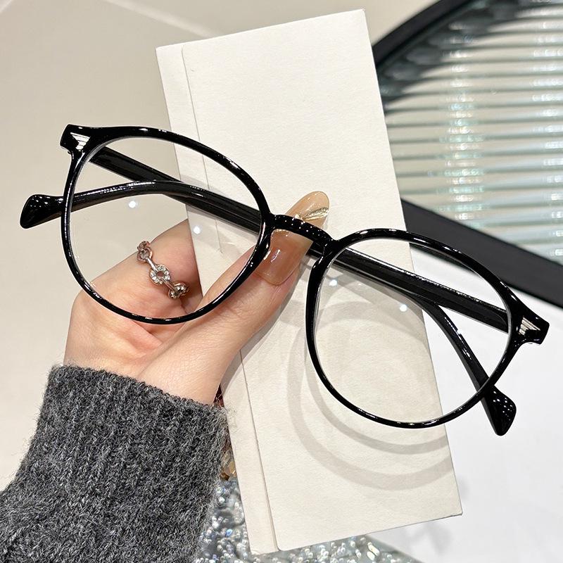 High-End Anti-Blue Light Myopia Glasses: Tea-Colored Frames for a Smaller Face Look