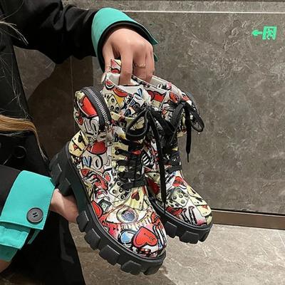Botas femininas de sola grossa, calçados femininos estampados da moda, botas de motocicleta antiderrapantes de alta qualidade, novo estilo gótico, botas femininas