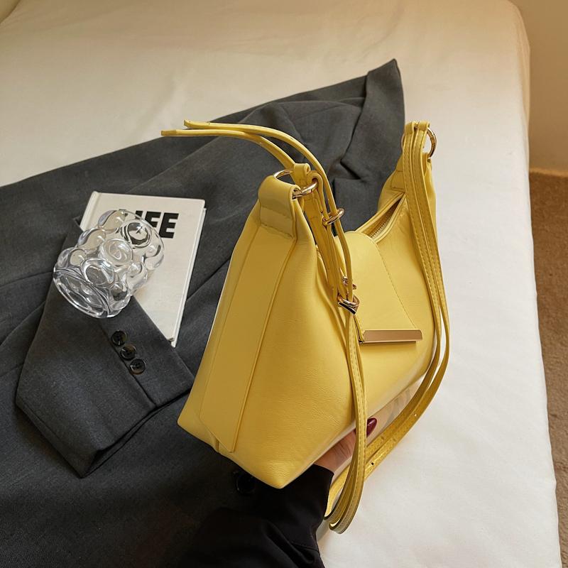 Soft Structured Shoulder Bag with Flap Closure for Daily Use and Fashionable Outfits