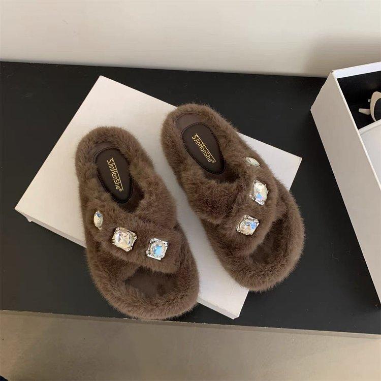 Korean version of high-end rhinestone one-word cotton slippers velvet 2025 autumn and winter new personalized thick-bottomed fluffy slippers outer w