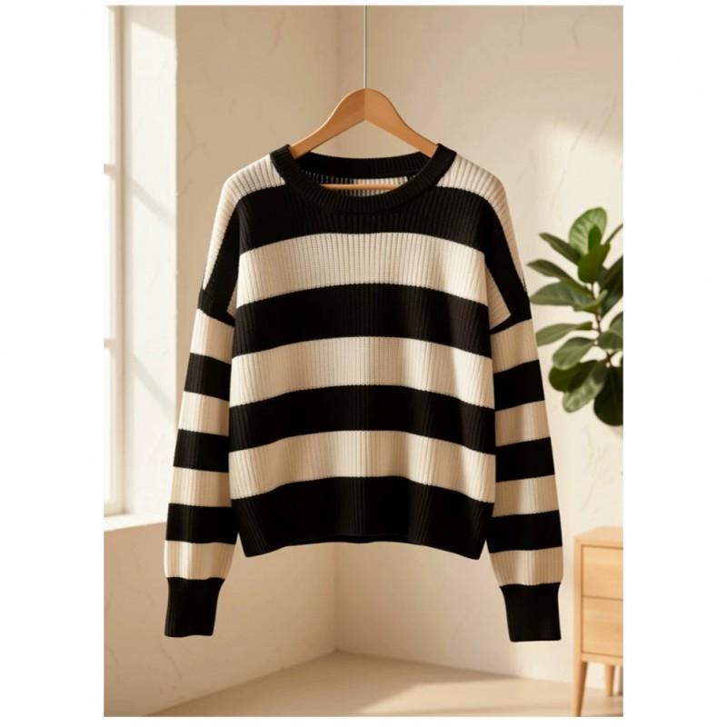 Womens Oversized Knit Sweater With Black White Horizontal Stripes Round Neck Loose Fit Long Sleeve Casual Streetwear Top