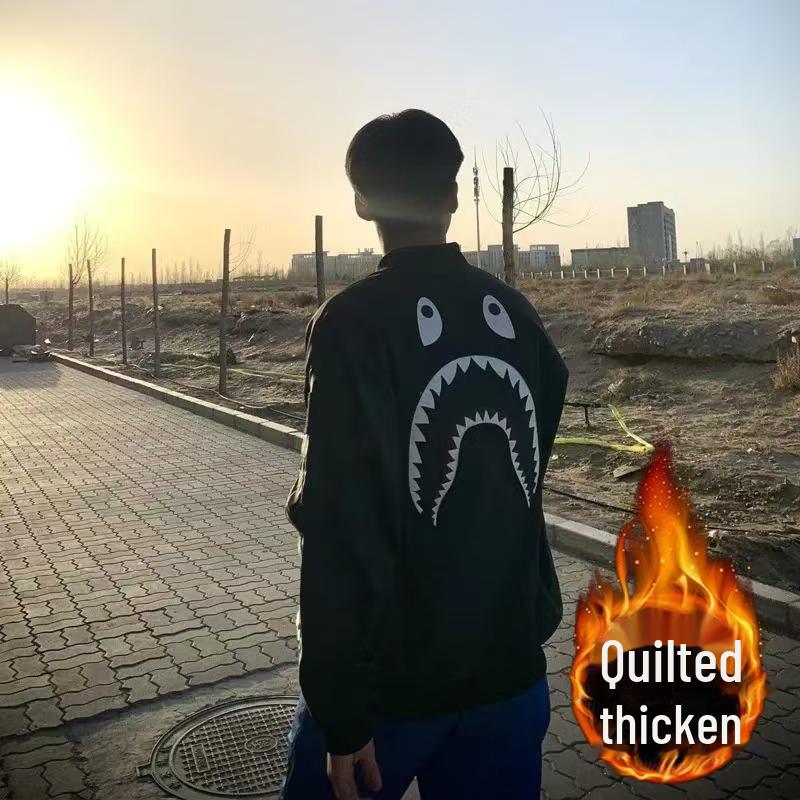 Retro-Baseballuniformen und Pilotenjacken – Trendige Herbst- und Wintermäntel für Damen und Herren