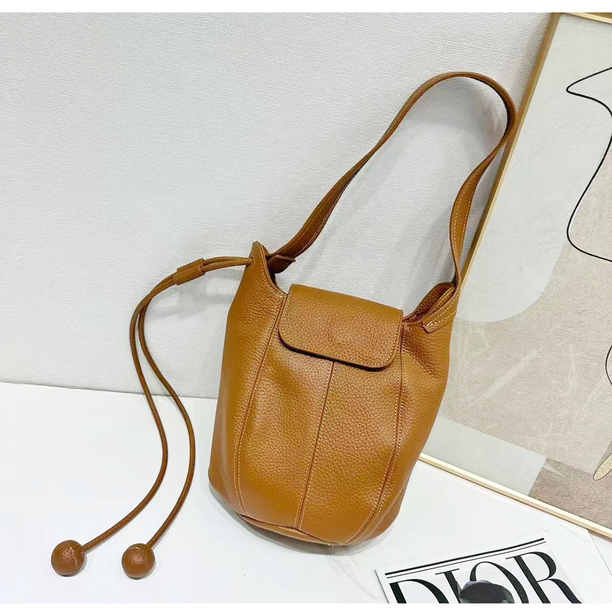 

Genuine Leather Pumpkin Bucket Bag - 2025 A/W Collection, Women s Versatile Casual Fashion Shoulder/Crossbody, Large Capacity