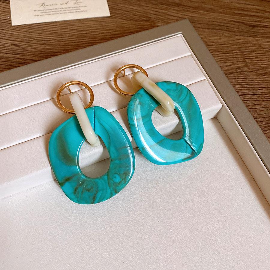 

Silver needle geometric smudging acrylic stud earrings Hong Kong style exaggerated personality earrings retro fashion earrings design sense niche