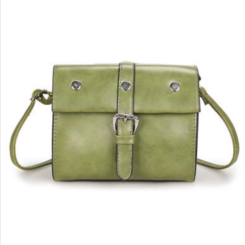 Trendy Retro European American Design Small Square Bag For Women With Magnetic Closure