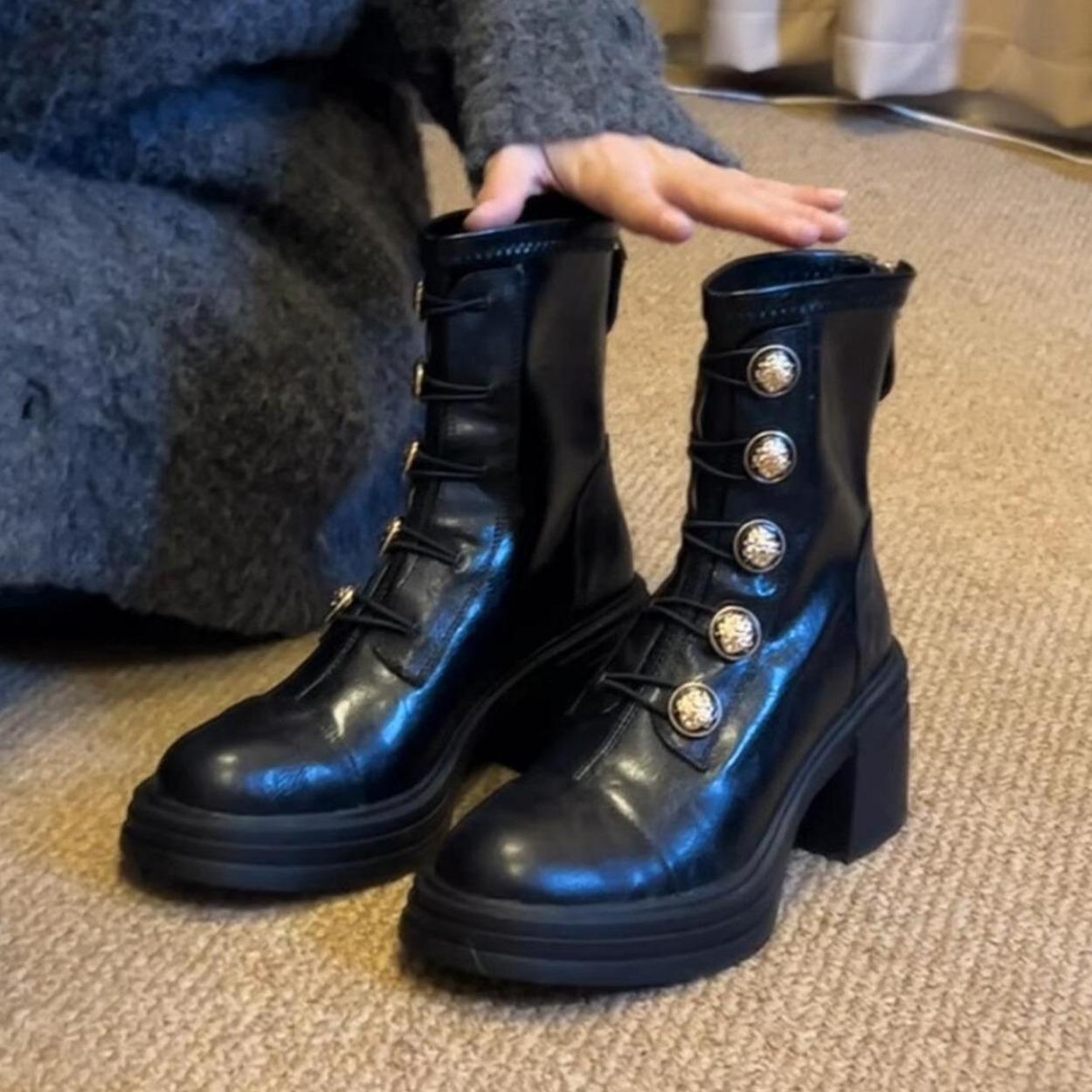 

High Heel Versatile Platform Martin Boots Women s Badge Metal Buckle Rear Zipper Elastic Tide 35 чёрный