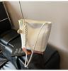 New large-capacity sense retro versatile bucket bag women's fashion shoulder work commuter messenger bag bag