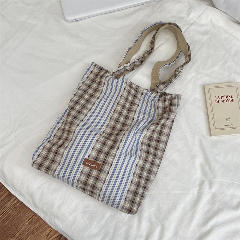 3 retro plaid splicing shoulder bag large-capacity commuting versatile tote bag women's spring and summer new cloth bag bag