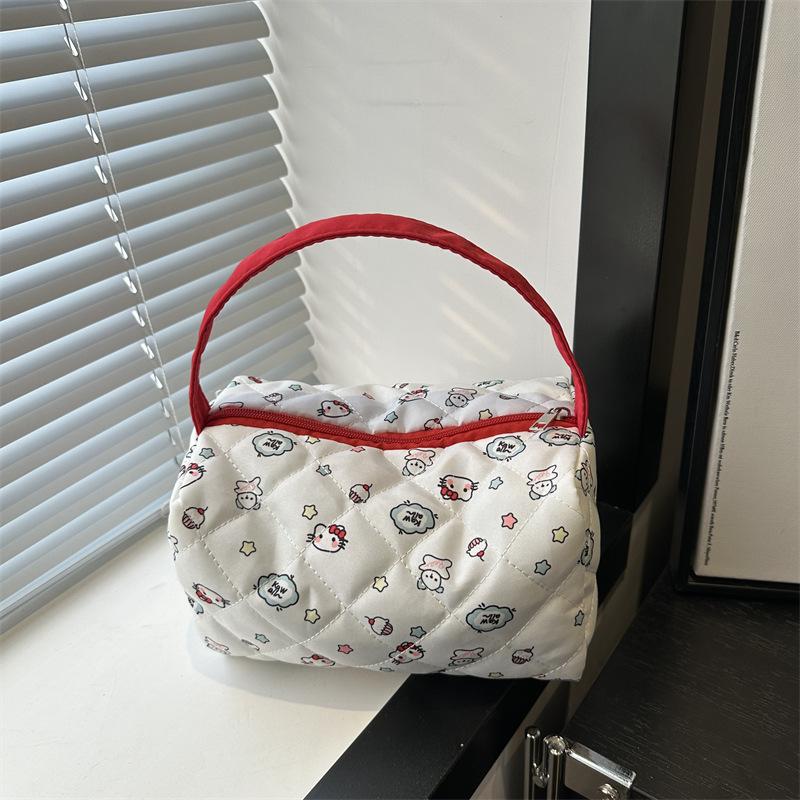 

Нежные и милые цветы, красивые и свежие женские сумки, новые сумки-шопперы на шнурке, сумки с высокой стоимостью, сумки под мышкой.