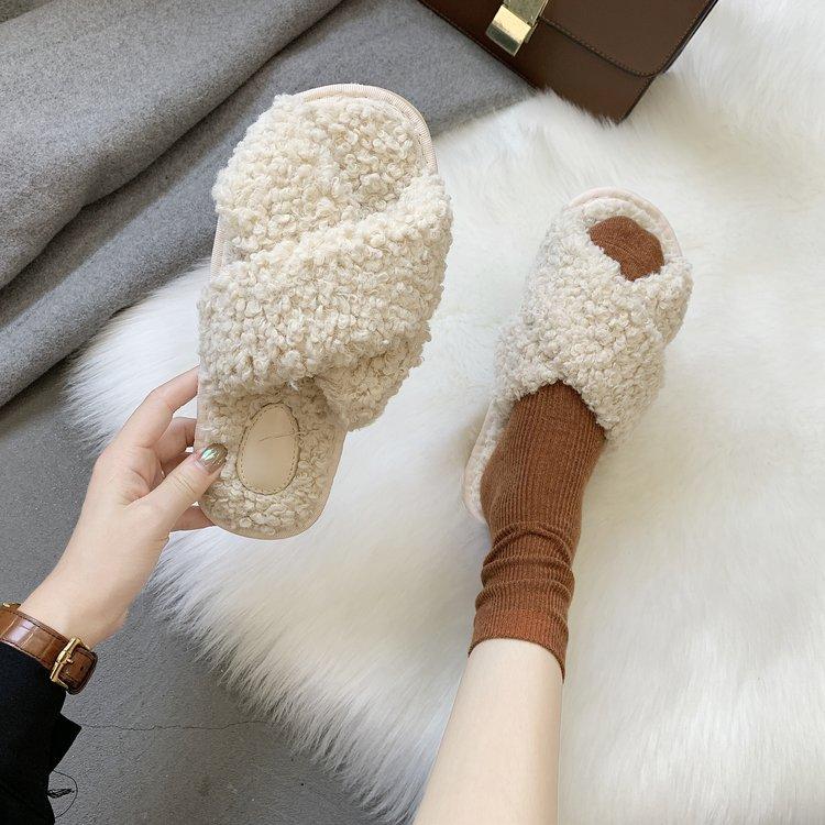 

Mao Mao slippers wear summer non-slip fashion flat shoes one-character sandals women 41 бежевий