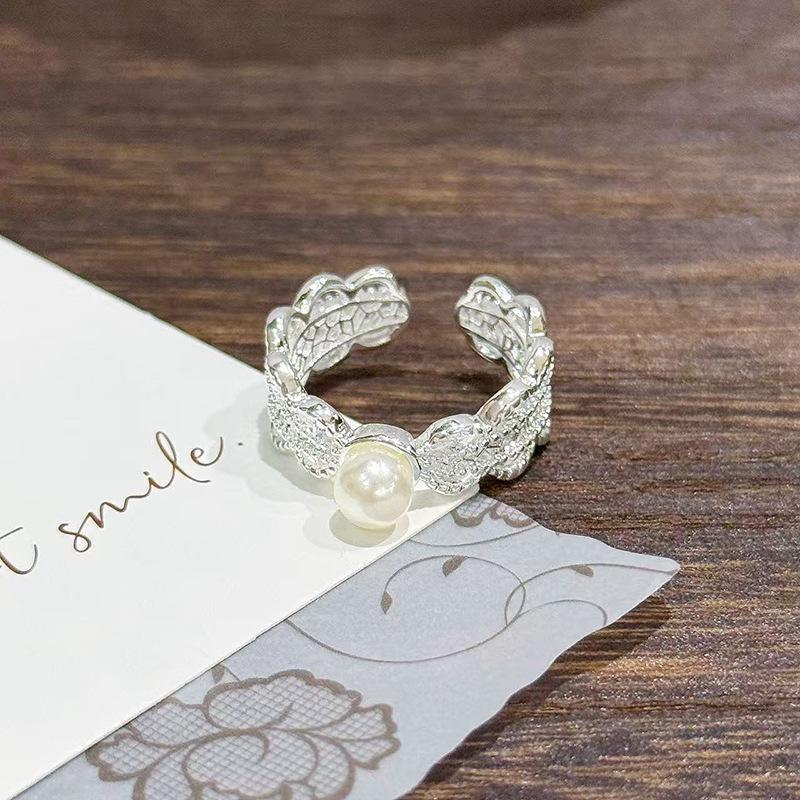 Fireworks Bright Trend Bead Inlaid Personality Ring Women'S Light Luxury Temperament Small Sugar Cube Cold Wind Index Finger Ring