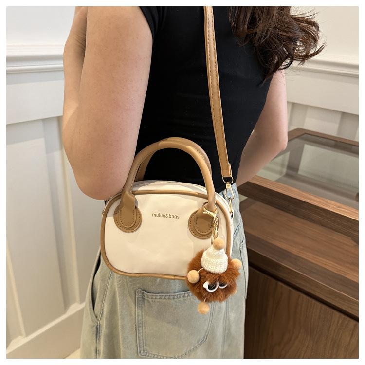 Fashion Stitching Texture Faux Leather Handbag, Trendy Women's Shoulder Crossbody Bag, Small Square Purse with Pendant