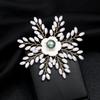 Handmade High-end Temperament Luxury Pearl Snowflake Brooch Women's High-end Sense Elegant Corsage Coat Pin Accessories